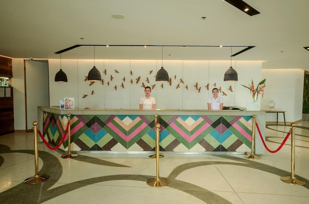 Hue Hotels And Resorts Puerto Princesa Managed By Hii Экстерьер фото